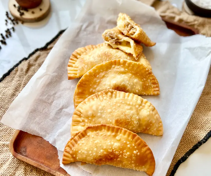 Empanada de mechada de cerdo