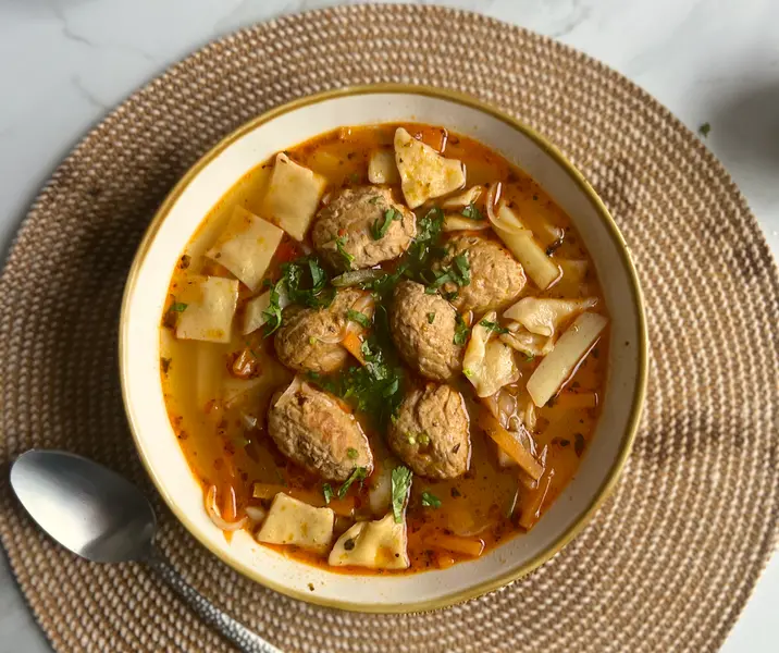 Pantrucas con albóndigas de pavo