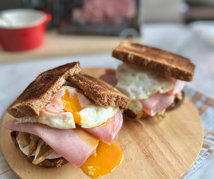 Sándwich de jamón a lo pobre