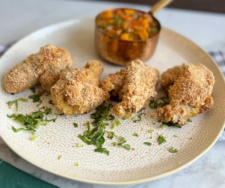 Sopa de lentejas y pollo crocante