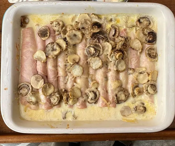 Panqueques de jamón y tallarines sin gluten