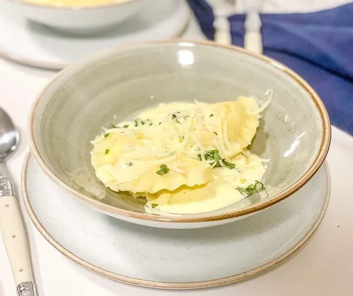 Pasta rellena de salmón y queso crema sin gluten