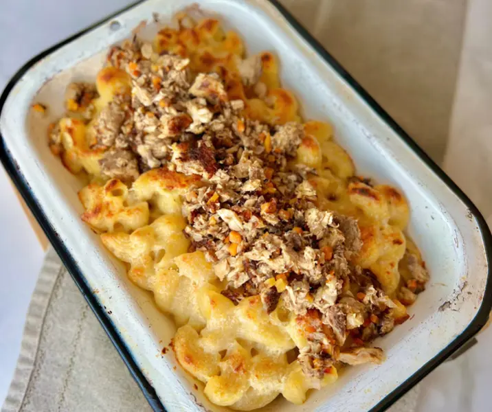 Jurel con mac and cheese gratinado