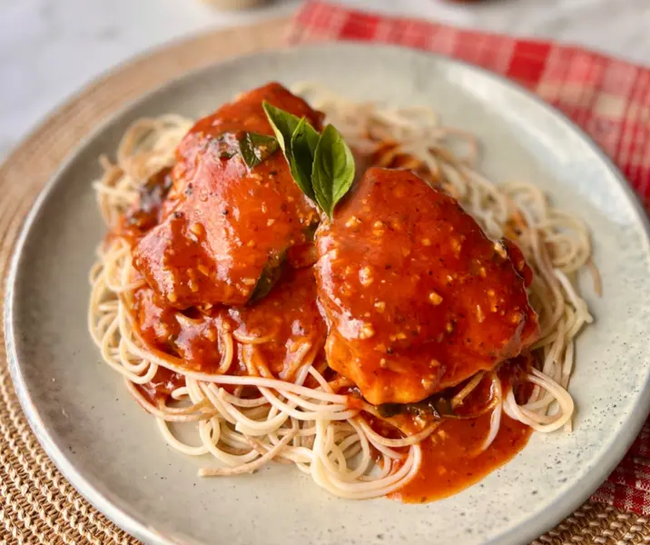 Trutro corto con salsa napolitana