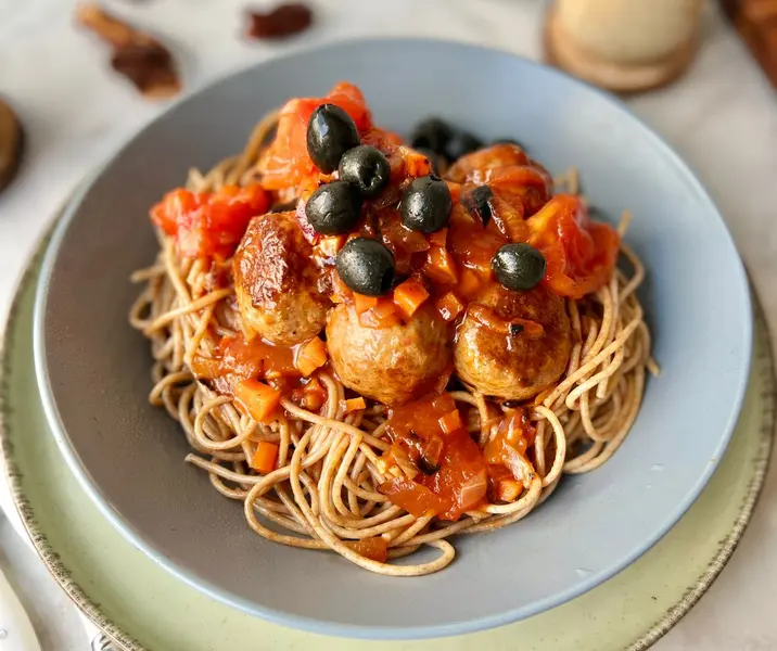Pasta con ojos de zombie