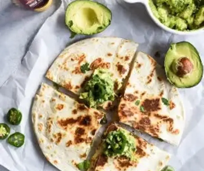 Quesadillas de pollo con guacamole maría ayuda