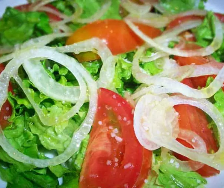 Lechuga, tomate y cebolla maría ayuda