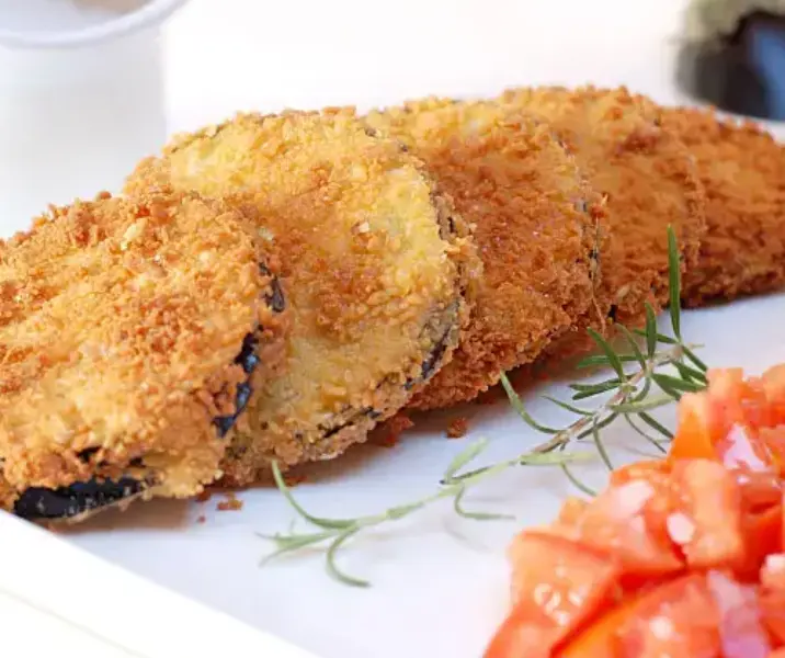 Berenjenas apanadas rellenas de queso thermomix