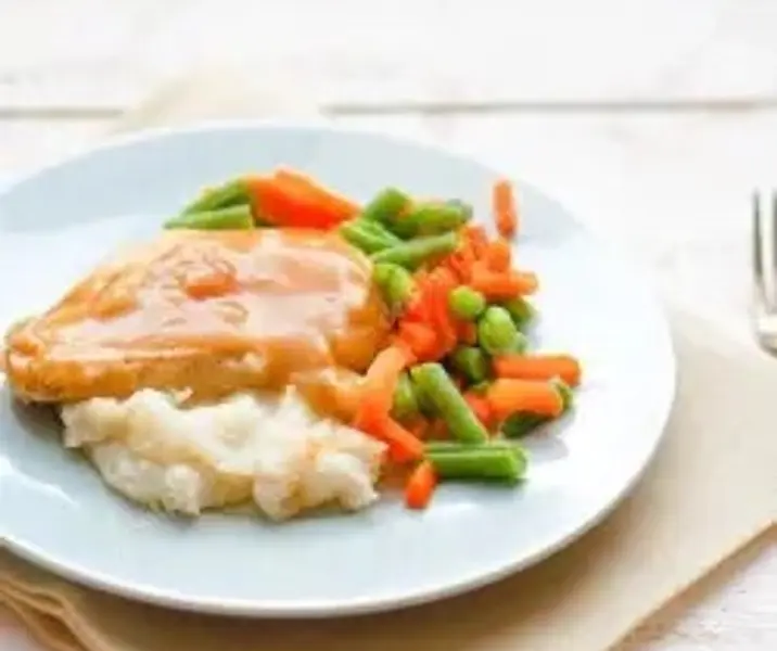 Pollo con verduras y puré de papas maría ayuda