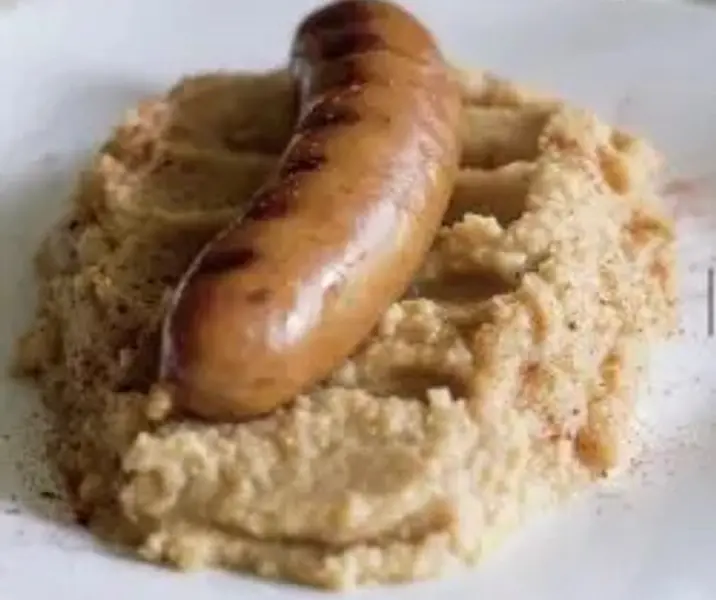 Puré de porotos con longaniza maría ayuda