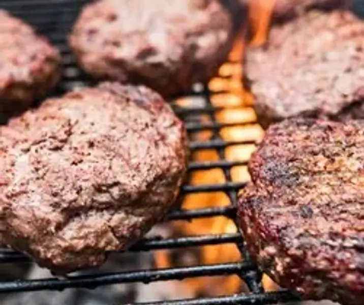 Hamburguesas caseras con puré de papas maría ayuda