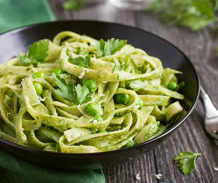 Pechuga de pavo con pasta de espinaca