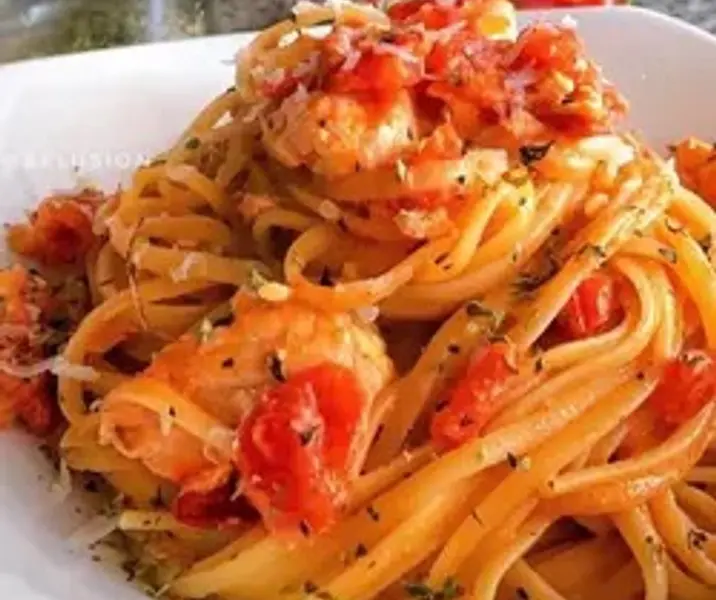 Pasta con salmón y tomate maría ayuda
