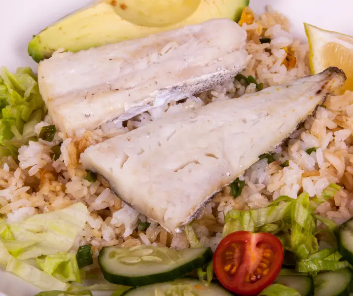 Pescado al horno con arroz bbb