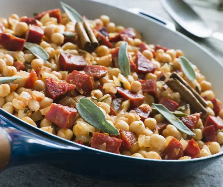 Garbanzos con chorizo y verduras salteadas bbb