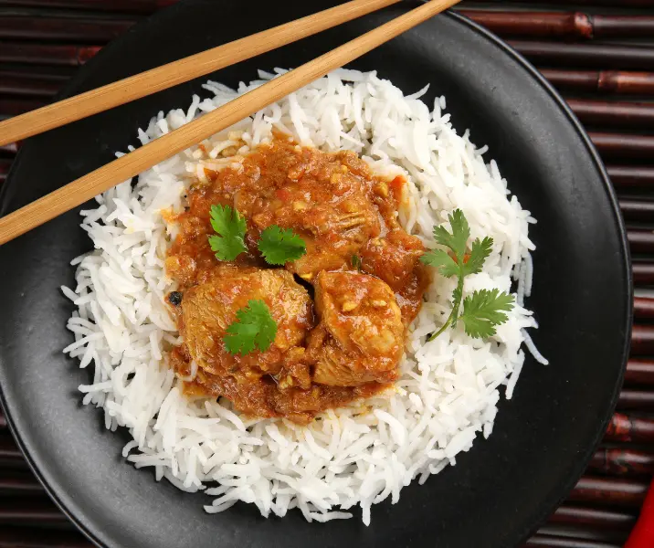 Pollo al curry con arroz bbb