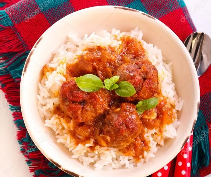 Albóndigas de soya con arroz