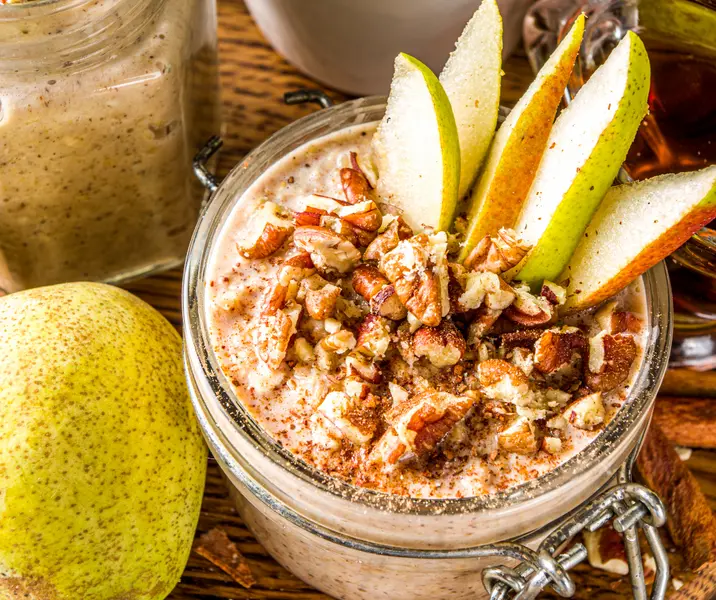 Cereales chocolatados con leche y pera