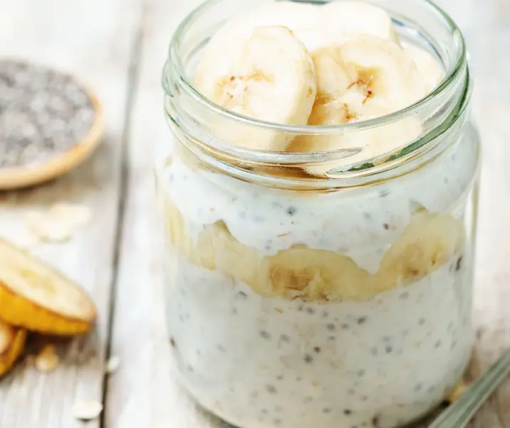 Avena con yogurt y plátano