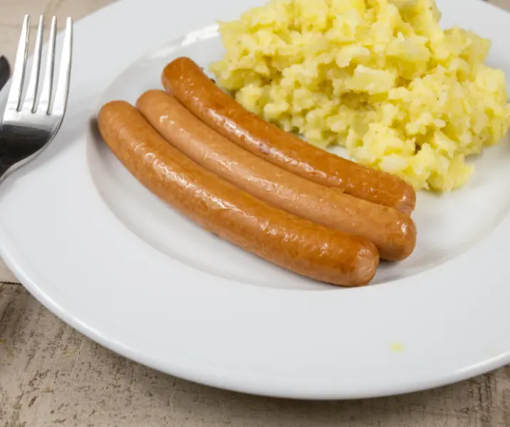 Puré de papas con salchichas bbb