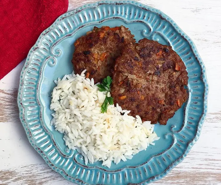 Hamburguesas caseras con arroz bbb