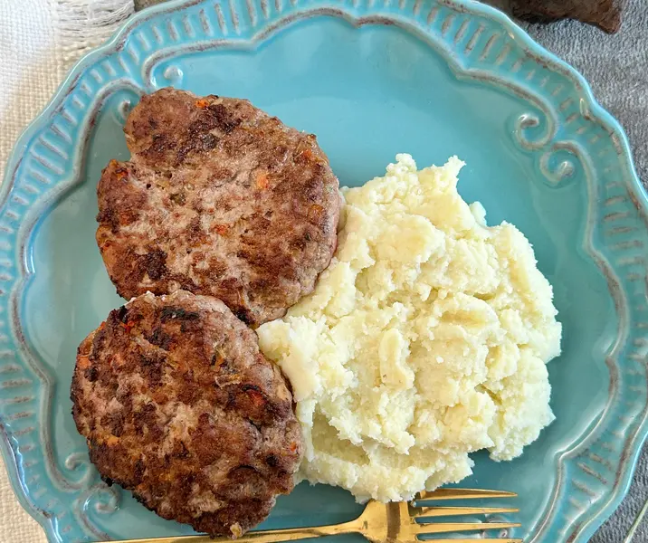 Hamburguesas caseras con puré de papas bbb