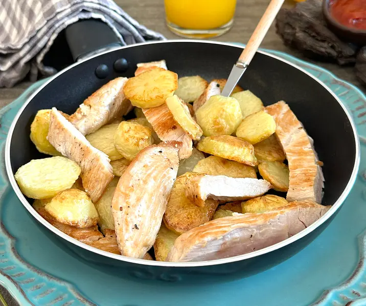 Filetitos de pavo con papas doradas bbb