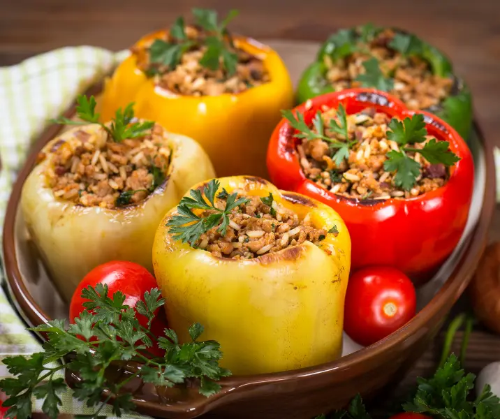 Pimentones rellenos con carne y arroz bbb