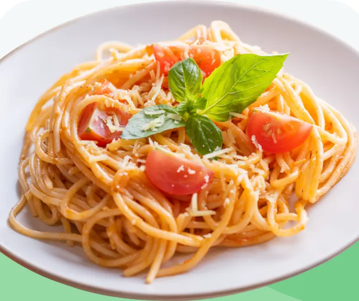 Tallarines con tomates frescos y albahaca bbb