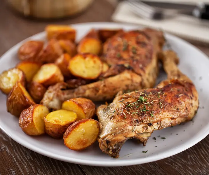 Choclillo a la olla con papas doradas bbb