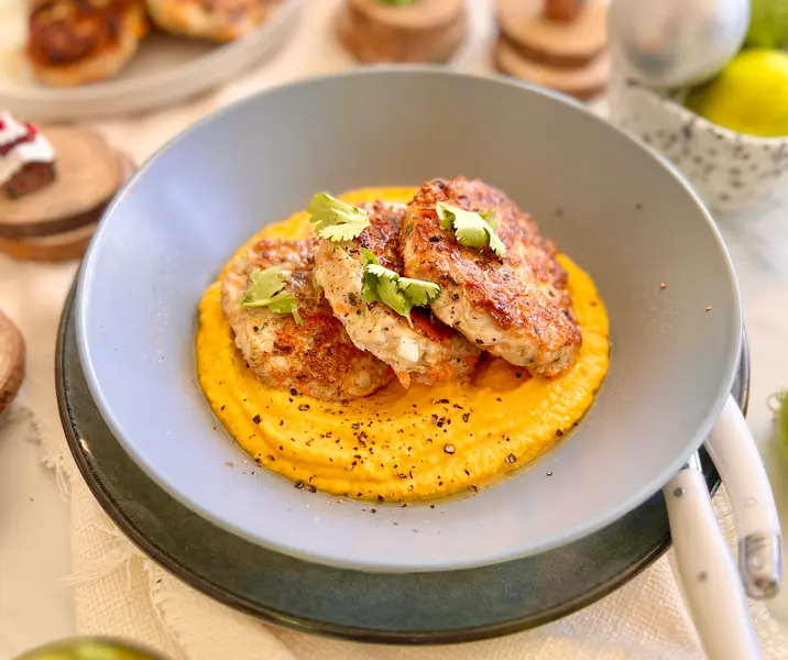 Croquetas de pavo con puré de zanahoria y maní
