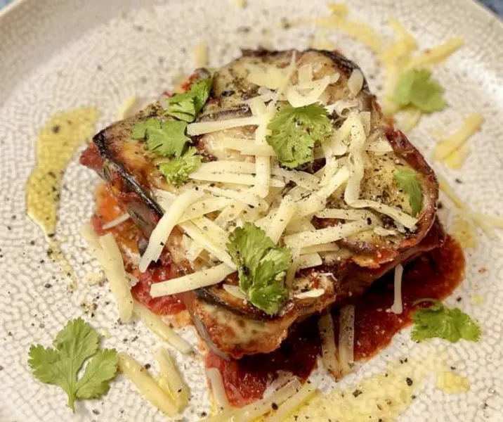 Lasaña de berenjenas y queso gouda