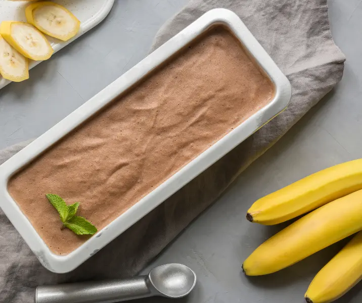 Helado de plátano con cacao amargo