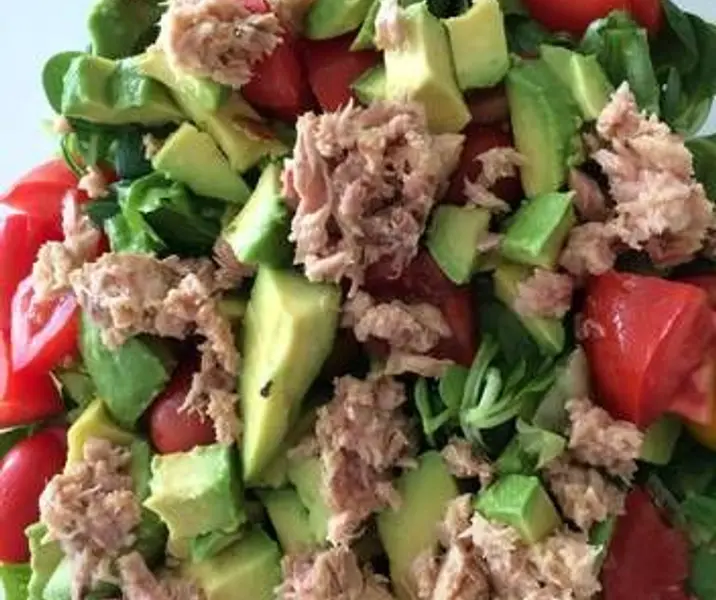 Ensalada de atún y palta maría ayuda
