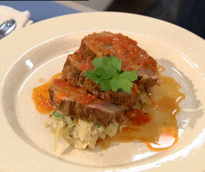 Carne mechada de cerdo con puré piamontesa