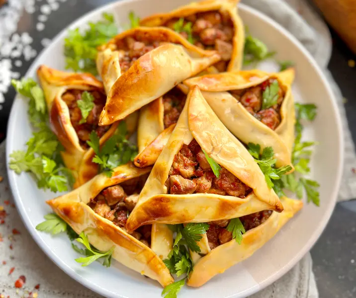 Empanadas de pulpa de cerdo estilo árabe