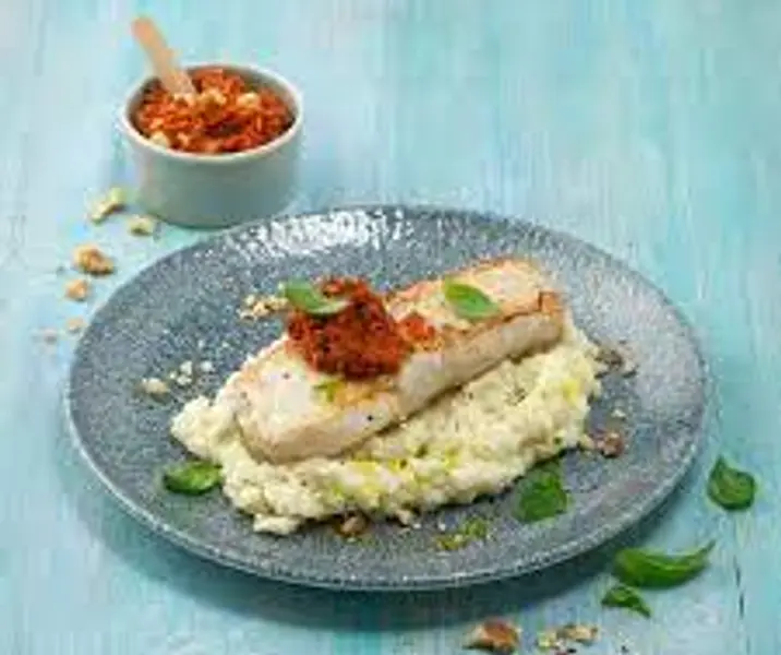 Merluza al horno con puré de papas y acelga sin gluten