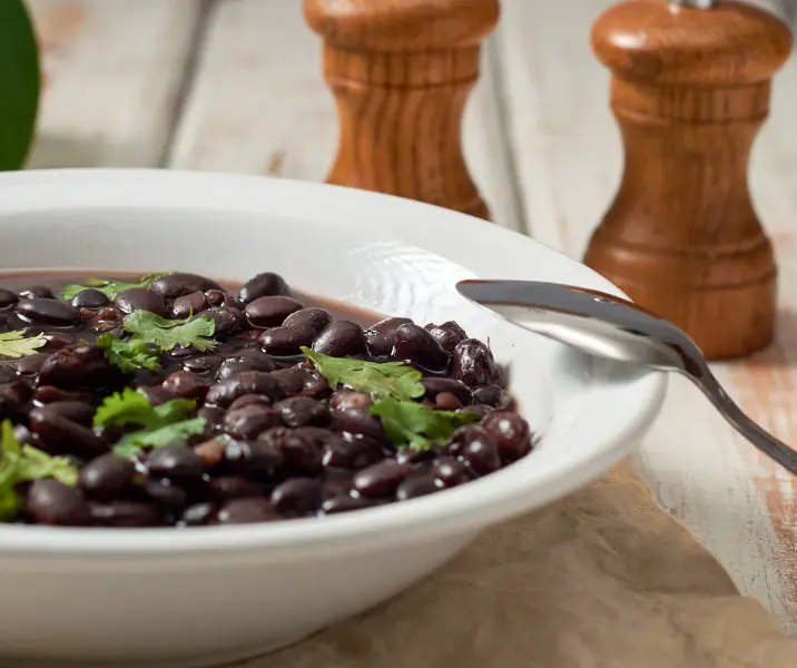 Porotos negros guisados sin gluten