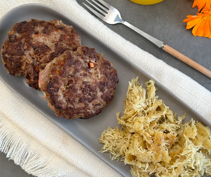 Hamburguesas caseras con fideos tostados sin gluten