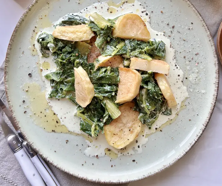 Acelgas a la crema con papas doradas sin gluten