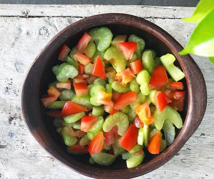Apio con tomate sin gluten