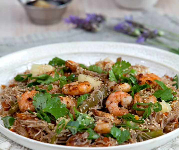 Fideos de arroz agridulces con camarones sin gluten