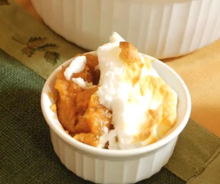 Dulce de camote con crema de leche