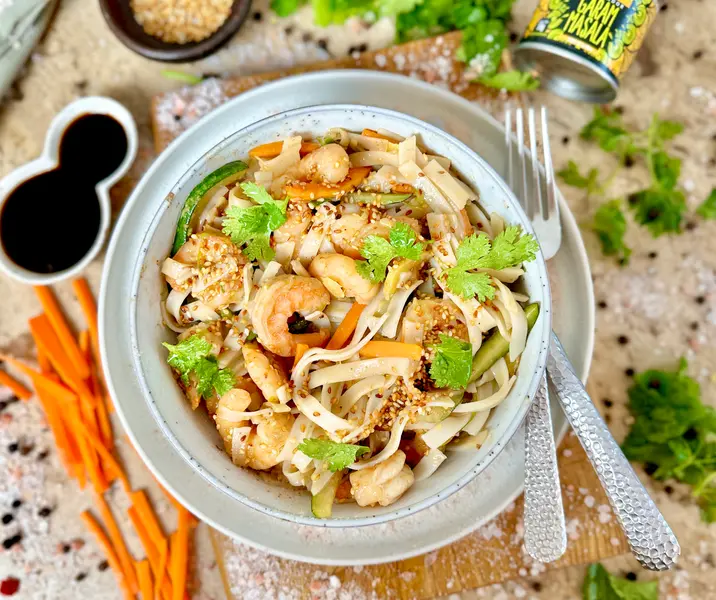Pad thai de camarones cremosos