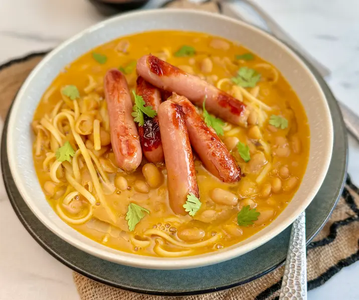 Porotos con rienda y longanicillas de campo