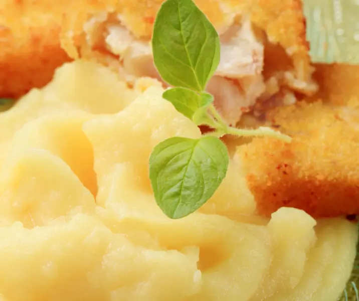 Reineta frita con puré de papas