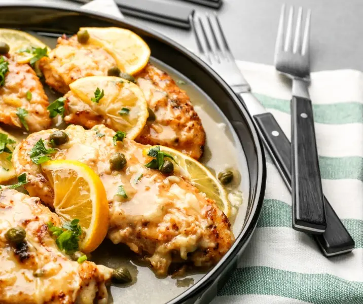 Pollo a la alcaparra con arroz árabe