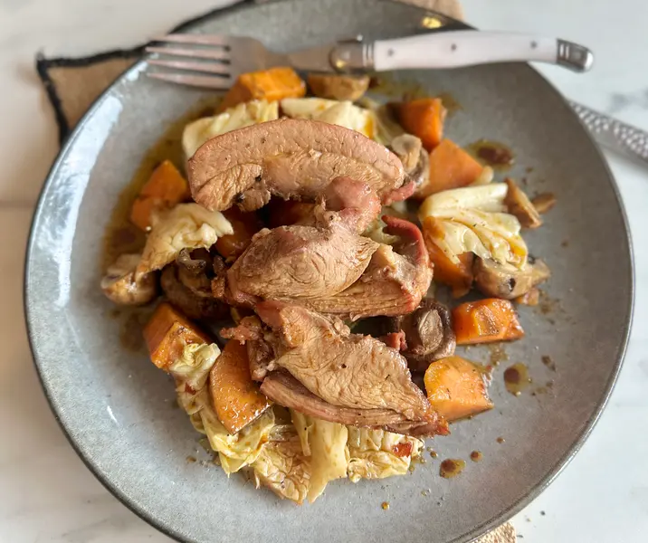 Guiso de camote y pavo asado