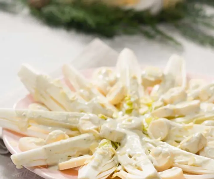 Ensalada de endibias, palmitos y salsa de queso azul thermomix