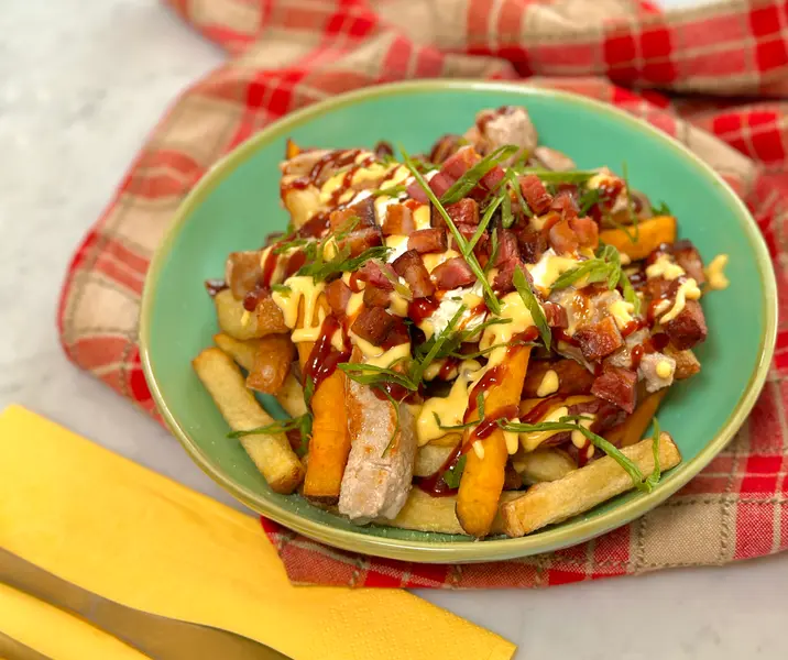 Papas con tiritas de cerdo